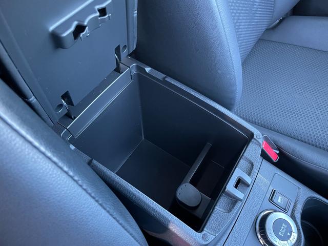 エクストレイル ２０Ｘｉ　切替４ＷＤ　カプロンシート　ＴＯＹＯタイヤ　ナイトロパワーアルミ　純正ナビ　Ｂｌｕｅｔｏｏｔｈ　フルセグＴＶ　全方位カメラ　ＥＴＣ　ドラレコ　コーナーセンサー　クルコン　ブラインドスポットモニター（56枚目）