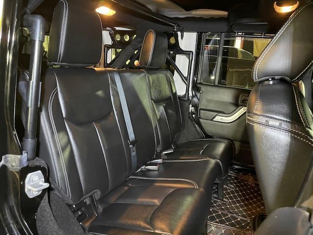 ジープ・ラングラーアンリミテッド サハラ　リフトアップ　Ｓｍｉｔｔｙｂｉｌｔ　ＸＲＣフロントバンパー・リアバンパー・ルーフラック　ＮＩＴＴＯタイヤ　ＦＵＥＬ２０インチアルミ　サイドオーニング　ナビ　ＥＴＣ　デジタルインナーミラー型ドラレコ（30枚目）