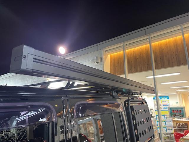 ジープ・ラングラーアンリミテッド サハラ　リフトアップ　Ｓｍｉｔｔｙｂｉｌｔ　ＸＲＣフロントバンパー・リアバンパー・ルーフラック　ＮＩＴＴＯタイヤ　ＦＵＥＬ２０インチアルミ　サイドオーニング　ナビ　ＥＴＣ　デジタルインナーミラー型ドラレコ（40枚目）