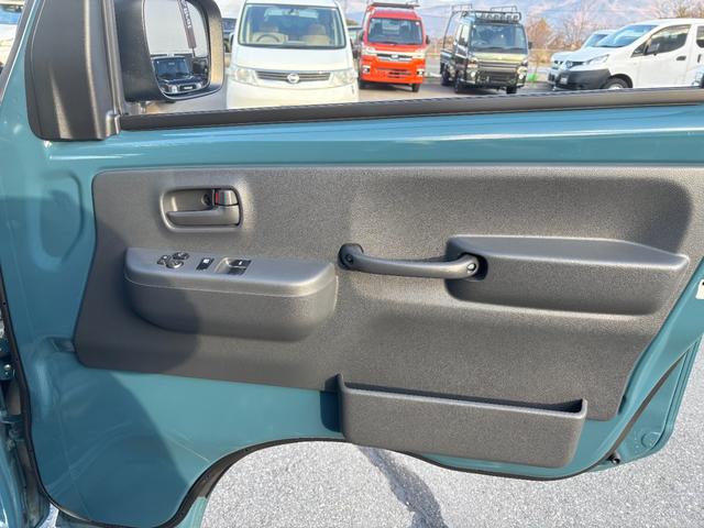 スーパーキャリイ Xリミテッド 切替4WD LEDヘッドライト フォグライト 純正ホイール コーナーセンサー アイドリングストップ オートハイビーム オートライト パワーウインドウ 電格ミラー 車線逸脱防止警報機能 衝突被害軽減(15枚目)