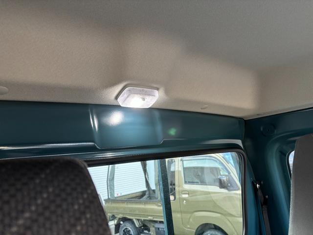 スーパーキャリイ Xリミテッド 切替4WD LEDヘッドライト フォグライト 純正ホイール コーナーセンサー アイドリングストップ オートハイビーム オートライト パワーウインドウ 電格ミラー 車線逸脱防止警報機能 衝突被害軽減(33枚目)