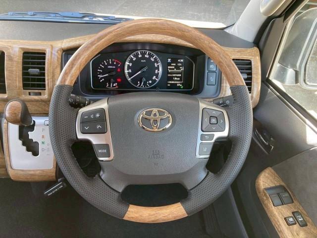 ハイエースワゴン グランドキャビン 18AW 415コブラ バッドラッカー IV ヨコハマ パラダ ギブソン フロントリップスポイラー ESSEX リーガルフェンダー フォグランプ BratオリジナルUSBソケット シートカバー(3枚目)