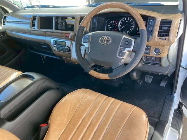 ハイエースワゴン グランドキャビン 18AW 415コブラ バッドラッカー IV ヨコハマ パラダ ギブソン フロントリップスポイラー ESSEX リーガルフェンダー フォグランプ BratオリジナルUSBソケット シートカバー(19枚目)