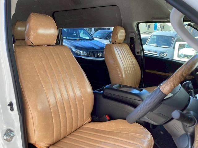 ハイエースワゴン グランドキャビン 18AW 415コブラ バッドラッカー IV ヨコハマ パラダ ギブソン フロントリップスポイラー ESSEX リーガルフェンダー フォグランプ BratオリジナルUSBソケット シートカバー(20枚目)