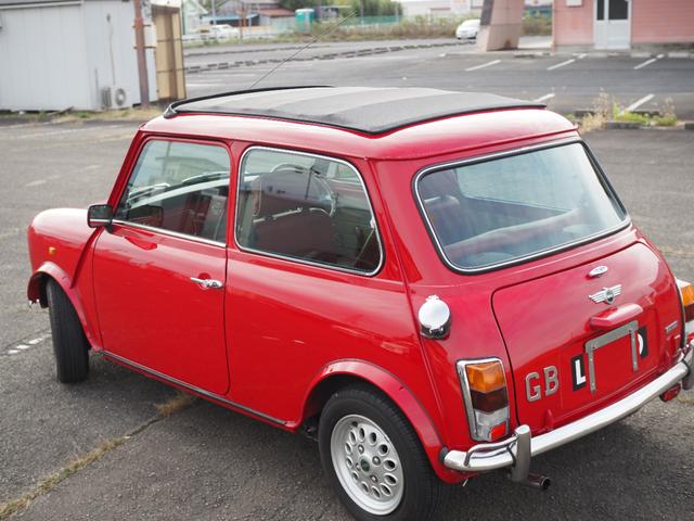 ＭＩＮＩ 　ラストミニ・セブン・キャンバストップ・ＭＰＩ・２００台限定車・外装仕上げ済み・社外ハンドル（純正エアバック付きハンドルあり）（5枚目）