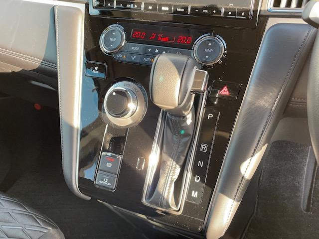 デリカＤ：５ Ｐ　ＪＡＯＳフロントグリル　ＪＡＯＳフェンダーガーニッシュ　リフトアップ　ブルバー　ナイトロパワー１６インチアルミ　ＴＯＹＯオープンカントリーＲ／Ｔ新品タイヤ　ナビ　全方位カメラ　両側電動スライドドア（7枚目）