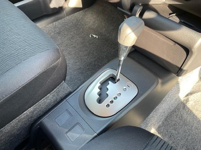 プロボックス ハイブリッドF 衝突軽減ブレーキ レーンキープアシスト カラードバンパー バックカメラ オートマチックハイビーム オートエアコン AC100V電源 横滑り防止装置 キーレスキー(6枚目)