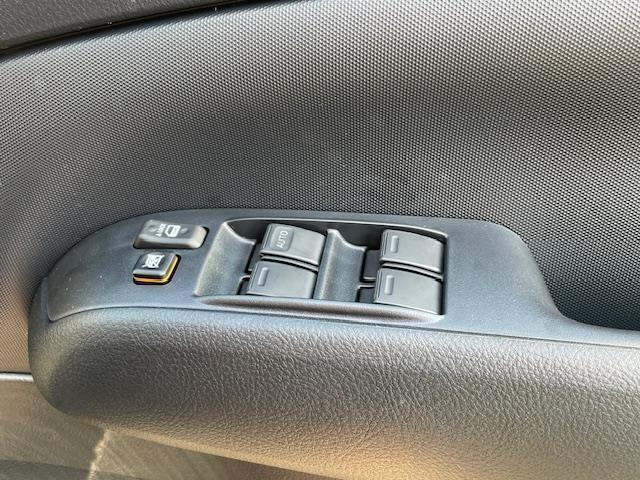 プロボックス ハイブリッドF 衝突軽減ブレーキ レーンキープアシスト カラードバンパー バックカメラ オートマチックハイビーム オートエアコン AC100V電源 横滑り防止装置 キーレスキー(13枚目)