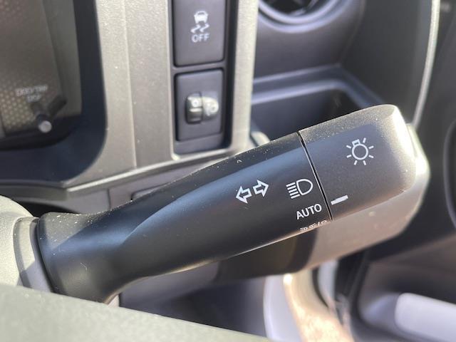 プロボックス ハイブリッドGL 衝突軽減ブレーキ レーンキープアシスト バックカメラ AC100V電源 オートエアコン オートマチックハイビーム オートライト 横滑り防止装置 キーレスキー(9枚目)