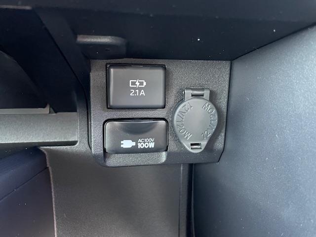 プロボックス Ｇ　衝突軽減ブレーキ　レーンキープアシスト　バックカメラ　ＡＣ１００Ｖ電源　オートマチックハイビーム　オートライト　横滑り防止装置　キーレスキー（4枚目）