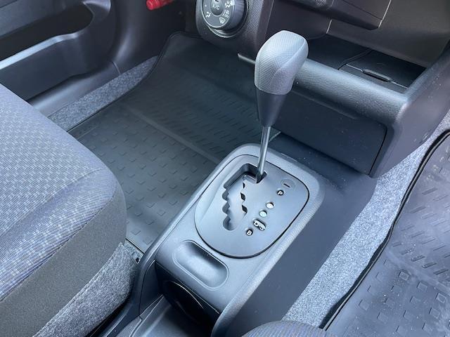 プロボックス Ｇ　衝突軽減ブレーキ　レーンキープアシスト　バックカメラ　ＡＣ１００Ｖ電源　オートマチックハイビーム　オートライト　横滑り防止装置　キーレスキー（5枚目）