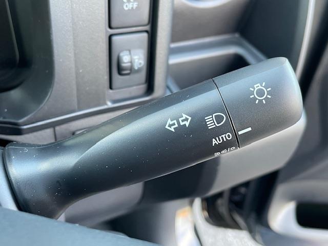 プロボックス Ｇ　衝突軽減ブレーキ　レーンキープアシスト　バックカメラ　ＡＣ１００Ｖ電源　オートマチックハイビーム　オートライト　横滑り防止装置　キーレスキー（9枚目）