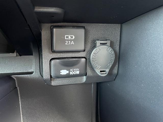 プロボックス Ｇ　衝突軽減ブレーキ　レーンキープアシスト　バックカメラ　ＡＣ１００Ｖ電源　オートマチックハイビーム　オートライト　横滑り防止装置　キーレスキー（4枚目）