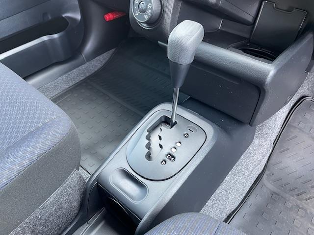 プロボックス Ｇ　衝突軽減ブレーキ　レーンキープアシスト　バックカメラ　ＡＣ１００Ｖ電源　オートマチックハイビーム　オートライト　横滑り防止装置　キーレスキー（5枚目）