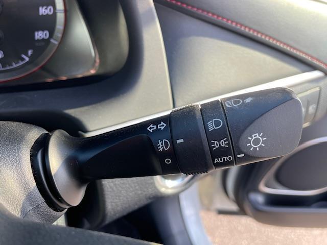 ハリアー プレミアム　８インチＴコネクトナビ　フルセグＴＶ　ＪＢＬサウンド　ビルトインＥＴＣ　クルーズコントロール　パワーバックドア　ＬＥＤヘッドライト　オートマチックハイビーム　電動パーキングブレーキ　スマートキー（13枚目）