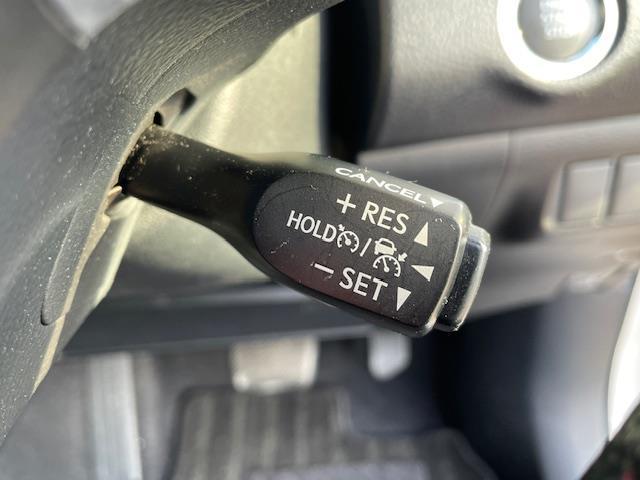 ハリアー プレミアム　８インチＴコネクトナビ　フルセグＴＶ　ＪＢＬサウンド　ビルトインＥＴＣ　クルーズコントロール　パワーバックドア　ＬＥＤヘッドライト　オートマチックハイビーム　電動パーキングブレーキ　スマートキー（16枚目）