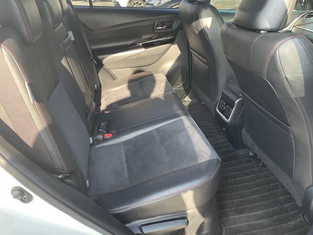 ハリアー プレミアム　８インチＴコネクトナビ　フルセグＴＶ　ＪＢＬサウンド　ビルトインＥＴＣ　クルーズコントロール　パワーバックドア　ＬＥＤヘッドライト　オートマチックハイビーム　電動パーキングブレーキ　スマートキー（23枚目）