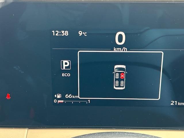 デリカミニ T プレミアム 1インチリフトアップ ナイトロパワー15インチアルミ TOYOオープンカントリーR/T BUSTERSルーフラック ディスプレイオーディオ 全方位カメラ 両側電動スライドドア デジタルルームミラー(10枚目)