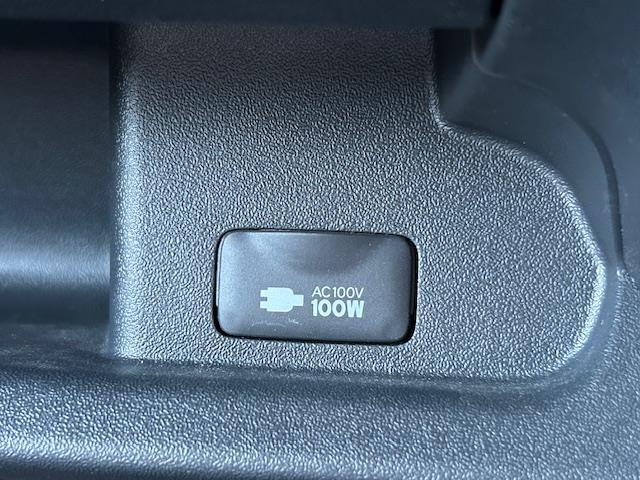 ハイエースバン ＳロングＤＸ　ＧＬパッケージ　衝突軽減ブレーキ　モデリスタフロントスポイラー　ＬＥＤヘッドライト　オートマチックハイビーム　デジタルインナーミラー　ＡＣ１００Ｖ電源　横滑り防止装置　キーレスキー（6枚目）