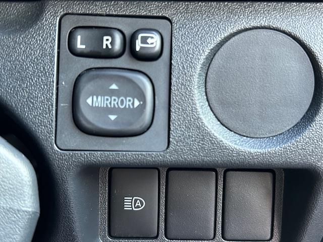 ハイエースバン ＳロングＤＸ　ＧＬパッケージ　衝突軽減ブレーキ　モデリスタフロントスポイラー　ＬＥＤヘッドライト　オートマチックハイビーム　デジタルインナーミラー　ＡＣ１００Ｖ電源　横滑り防止装置　キーレスキー（15枚目）