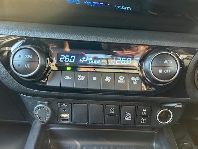 ハイラックス Ｚ　ＧＲスポーツ　ディスプレイオーディオナビ　全方位カメラ　ＥＴＣ　レーダークルーズコントロール　ＬＥＤヘッドライト　フォグランプ　テールゲートアシスト　ＪＡＯＳマッドガード　スマートキー（8枚目）