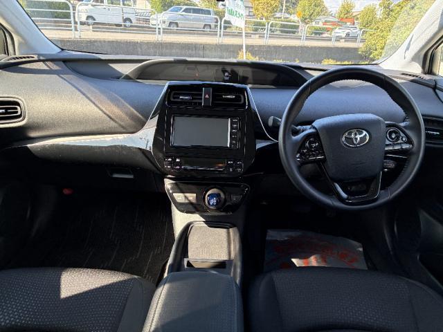 プリウス S 4WD オートエアコン 横滑り防止装置 スマートキー ETC クリアランスソナー オートマチックハイビーム バックカメラ TV(15枚目)