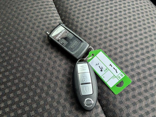 ノート e-パワー メダリスト FOUR 4WD スマートキー ETC クリアランスソナー 全周囲カメラ ドライブレコーダー エンジンスターター(18枚目)