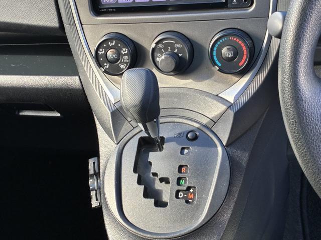 ラクティス X キーレスキー 純正ナビ TV Bluetooth バックカメラ ETC 4WD デアイサー(7枚目)