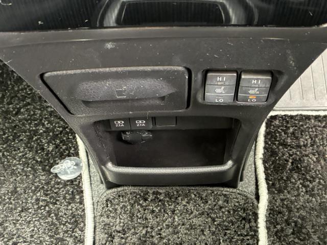 中古車販売、買取や車検、レンタカーなど車の事ならなんでもおまかせ！お問合せは００６６−９７０２−５５２７へ！