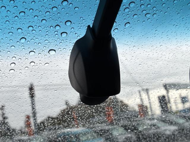 オデッセイ アブソルート　４ＷＤ　アルミホイール　スマートキー　衝突被害軽減システム　ＥＴＣ　両側電動スライドドア　レーンアシスト　ＬＥＤ　パワーシート　全周囲カメラ（16枚目）