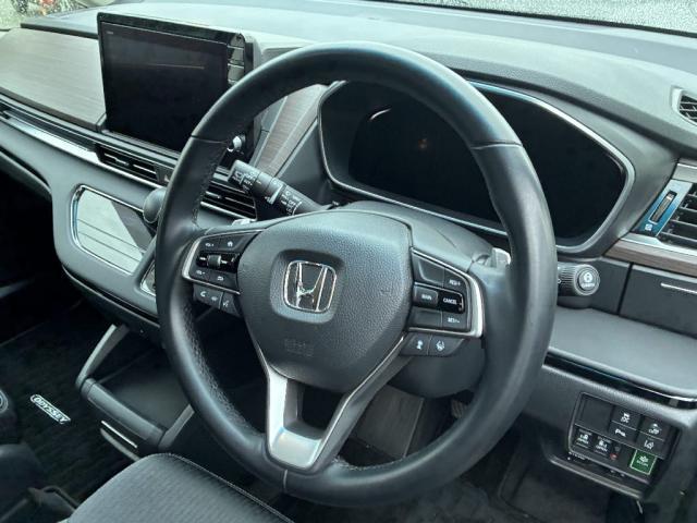 オデッセイ アブソルート　４ＷＤ　アルミホイール　スマートキー　衝突被害軽減システム　ＥＴＣ　両側電動スライドドア　レーンアシスト　ＬＥＤ　パワーシート　全周囲カメラ（17枚目）