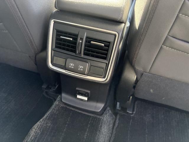 フォレスター ツーリング　４ＷＤ　オートエアコン　ＥＴＣ　横滑り防止装置　アルミホイール　スマートキー　衝突被害軽減システム　シートヒーター　ヘッドライトウォッシャー（8枚目）