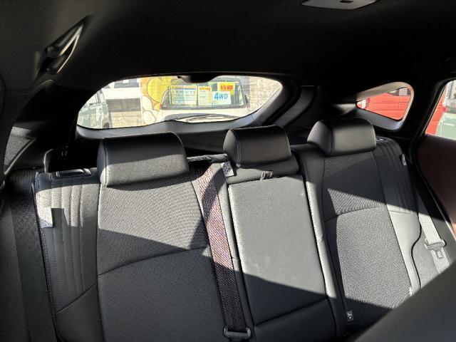 ハリアーハイブリッド Z レザーパッケージ 4WD ETC アルミホイール スマートキー レーンアシスト LED 電動リアゲート 革シート パワーシートシートエアコン(10枚目)