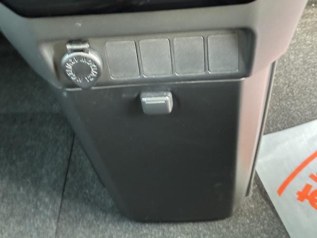 ジャスティ ベースグレード　４ＷＤ　ＥＴＣ　アルミホイール　スマートキー　両側電動スライドドア　ＬＥＤ　クリアランスソナー　寒冷地仕様　シートヒーター　ＳＤナビ　フルセグ（11枚目）