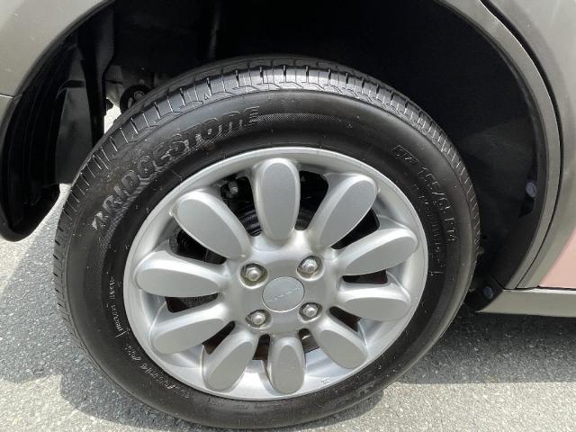 アルトラパン X 4WD アルミホイール スマートキー 衝突被害軽減システム HID ベンチシート フルフラット シートヒーター SDナビ フルセグ(18枚目)