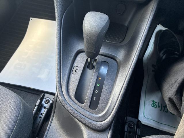 ヤリス X 4WD スマートキー 衝突被害軽減システム オートクルーズコントロール レーンアシスト オートライト オートマチックハイビーム(8枚目)