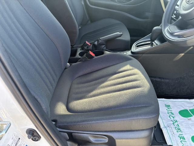 ヤリス X 4WD スマートキー 衝突被害軽減システム オートクルーズコントロール レーンアシスト オートライト オートマチックハイビーム(10枚目)