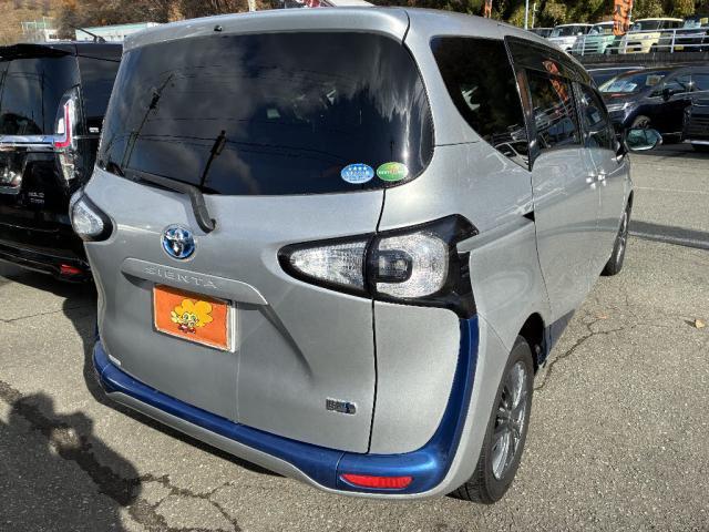 シエンタ ハイブリッドX オートエアコン アルミホイール スマートキー 衝突被害軽減システム ETC 片側電動スライドドア ナビ バックカメラ TV(3枚目)