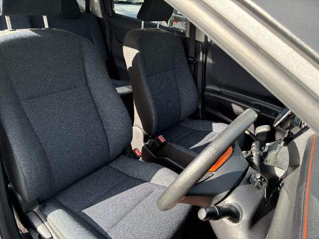 シエンタ ハイブリッドX オートエアコン アルミホイール スマートキー 衝突被害軽減システム ETC 片側電動スライドドア ナビ バックカメラ TV(4枚目)