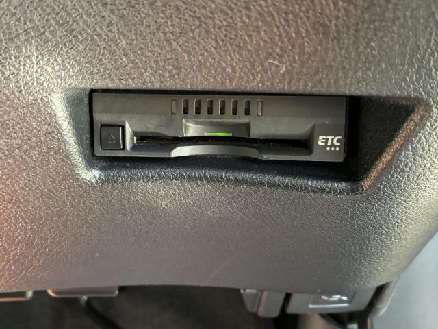 シエンタ ハイブリッドX オートエアコン アルミホイール スマートキー 衝突被害軽減システム ETC 片側電動スライドドア ナビ バックカメラ TV(9枚目)