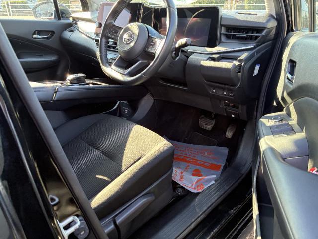 ノート X FOUR 4WD ETC スマートキー ナビ TV クリアランスソナー シートヒーター 全周囲カメラ ドライブレコーダー パーキングブレーキ(13枚目)