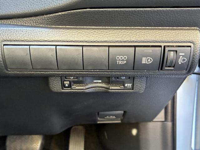 カローラツーリング ダブルバイビー　ＥＴＣ　アルミホイール　スマートキー　衝突被害軽減システム　オートクルーズコントロール　レーンアシスト　ＬＥＤ　メモリーナビ　バックカメラ（11枚目）