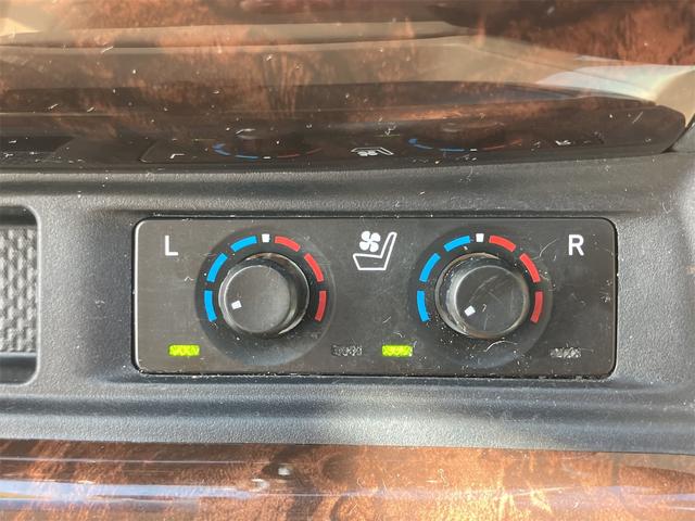 アルファードハイブリッド Ｇ　Ｆパッケージ　４ＷＤ　ドライブレコーダー　ＥＴＣ　バックカメラ　ＴＶ　クリアランスソナー　オートクルーズコントロール　レーンアシスト　衝突被害軽減システム　両側電動スライドドア　オートマチックハイビーム（41枚目）