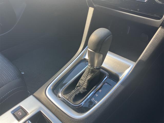 レヴォーグ １．６ＧＴアイサイト　Ｓスタイル　４ＷＤ　ドライブレコーダー　ＥＴＣ　バックカメラ　ナビ　オートクルーズコントロール　レーンアシスト　衝突被害軽減システム　アルミホイール　オートライト　ＬＥＤヘッドランプ　パワーシート　スマートキー（6枚目）