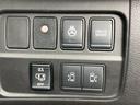 両側電動スライドドア!!荷物で手が塞がるなど簡単にドアの開閉が出来ます!何より力いらずで開閉OK!女性やお年寄りにも優しい。電動機能はOFFにもできますから元気なお子様の駆け出しも安心!