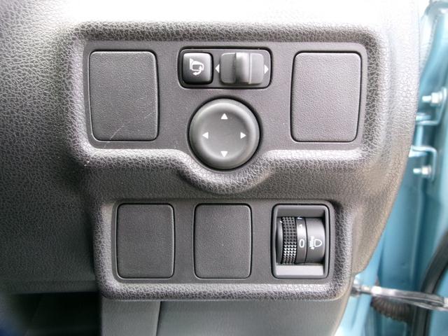 ノート Ｘ　ＦＯＵＲ　４ＷＤ　衝突安全ボディ　寒冷地仕様　スマートキー　運転席エアバッグ　助手席エアバッグ　ＡＢＳ　パワーステアリング　修復歴無し（21枚目）
