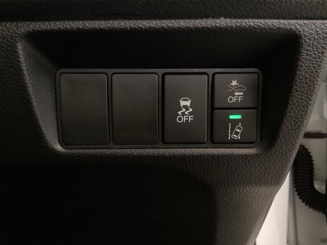 ジェイド ＲＳ　光触媒抗菌消臭施工済　ナビ　ＭＴモード　バックモニター　サイドエアバック　衝突軽減ブレーキ　クルコン　ＶＳＡ　ＤＶＤ　フルセグ　ＬＥＤ　スマ－トキ－　キーフリー　イモビ　ＡＢＳ　３列シート　エアバック（15枚目）