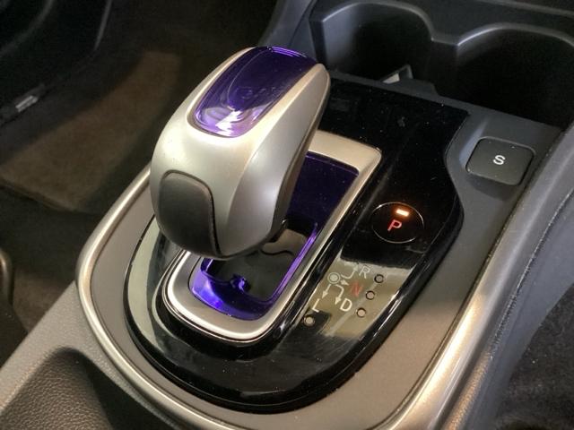 グレイス ハイブリッドＥＸ　光触媒抗菌消臭施工済　ナビ　シートヒーター　ＭＴモード　ＥＴＣ　スマートキ－　運転席エアバッグ　Ａストップ　ワンセグ　エアコン　クルーズＣ　ＤＶＤ再生可能　Ｒカメ　キーレスエントリー　パワーウィンドウ（8枚目）