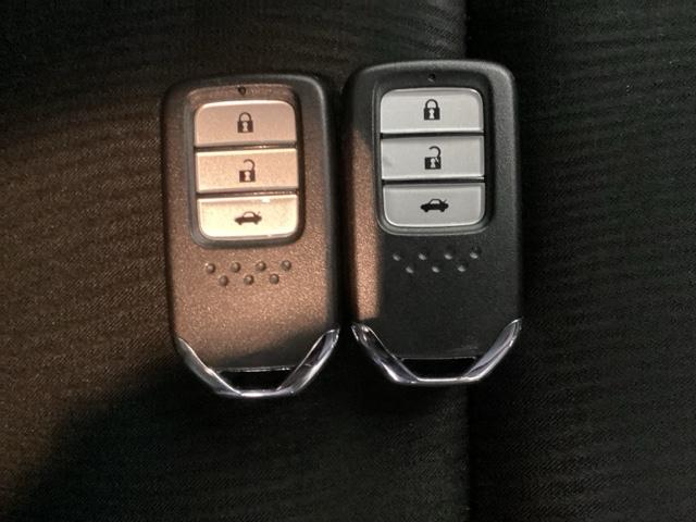 グレイス ハイブリッドＥＸ　光触媒抗菌消臭施工済　ナビ　シートヒーター　ＭＴモード　ＥＴＣ　スマートキ－　運転席エアバッグ　Ａストップ　ワンセグ　エアコン　クルーズＣ　ＤＶＤ再生可能　Ｒカメ　キーレスエントリー　パワーウィンドウ（13枚目）