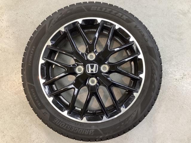 Ｎ－ＢＯＸカスタム ターボ　中古スタッドレスタイヤ、純正メモリーナビ、ドライブレコーダー前後装着＋ＥＴＣ付　当社デモカー　イモビライザー　１オナ　衝突被害軽減　ベンチシート　キーフリー　Ｐセンサー　ＥＳＣ　パワステ　ＤＶＤ再生（3枚目）